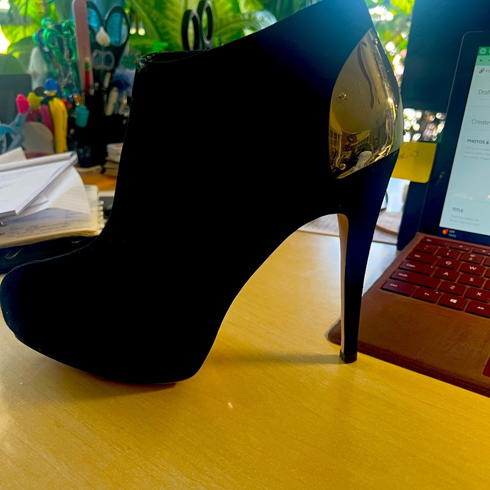 Dolce Vita ankle boots size 10